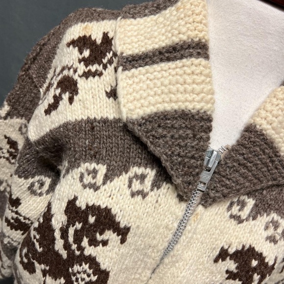 Vintage cowichan cardigan sweater w dragon gargoyle retro cardigan sweater wool - Picture 4 of 4